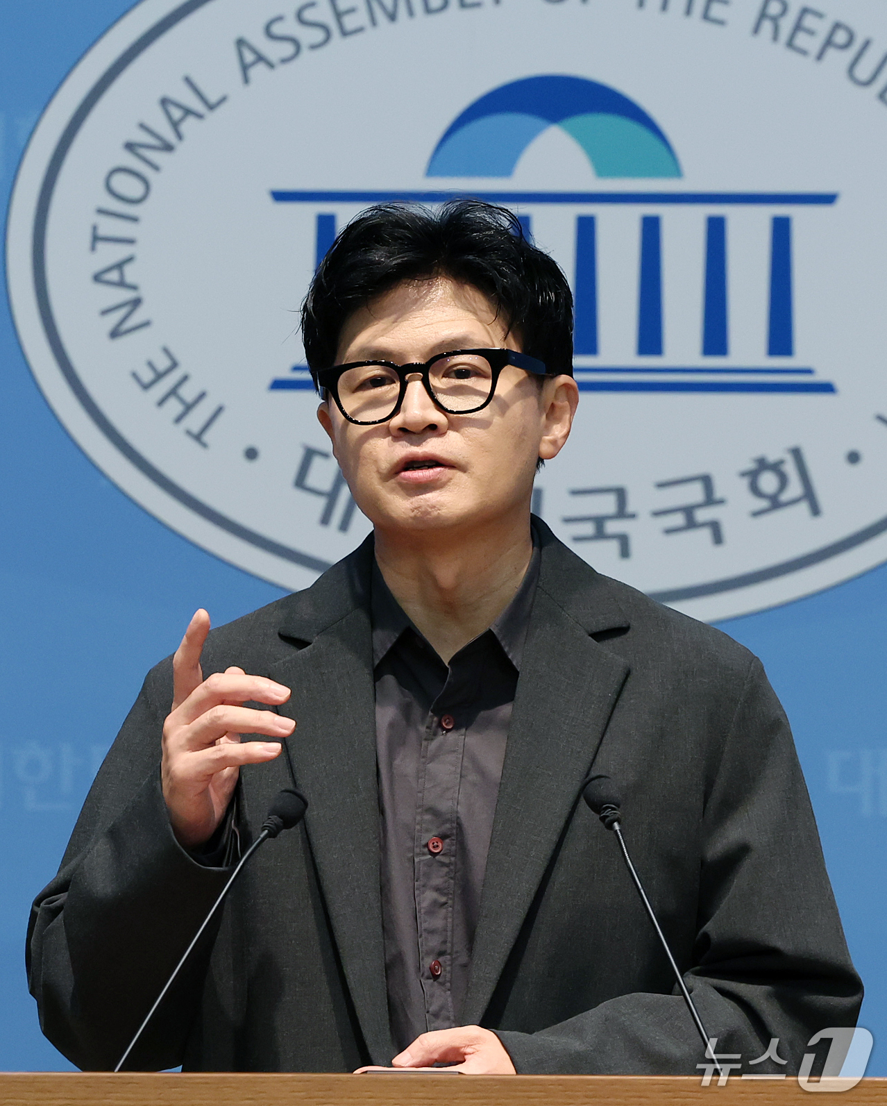 (서울=뉴스1) 김진환 기자 = 한동훈 무소속 의원이 19일 서울 영등포구 여의도 국회 소통관에서 기자회견을 하고 있다. 2026.9.19/뉴스1