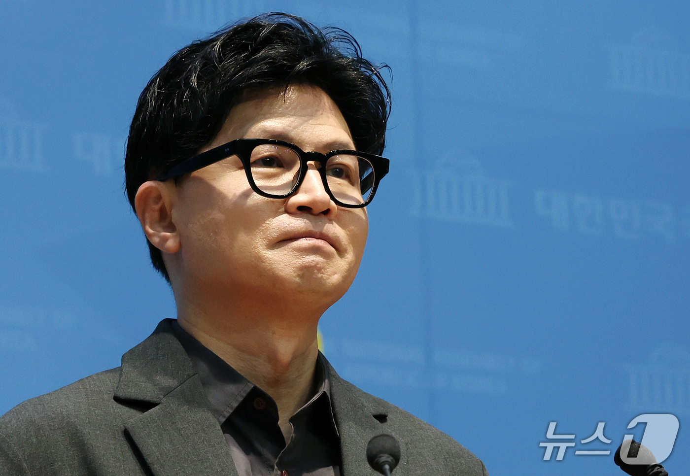 (서울=뉴스1) 김진환 기자 = 한동훈 무소속 의원이 19일 서울 영등포구 여의도 국회 소통관에서 기자회견을 하고 있다. 2026.9.19/뉴스1