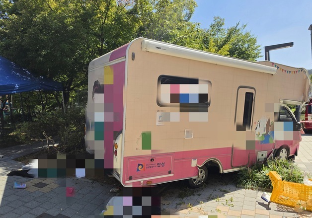 안성 벼룩시장 돌진한 트럭에 모자 참변…운전자 '급발진' 주장(종합)