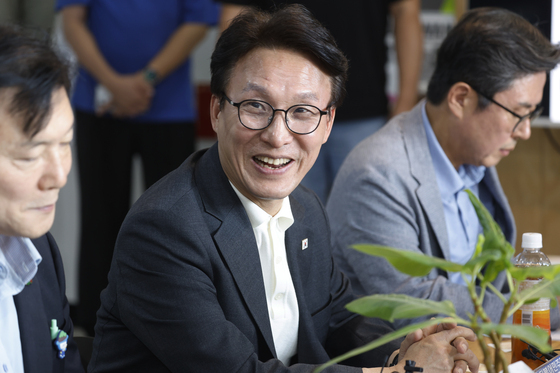 '새벽 현장' 꺼낸 김민석…김승원 논란 속 '민생·개헌'으로 돌파구 모색