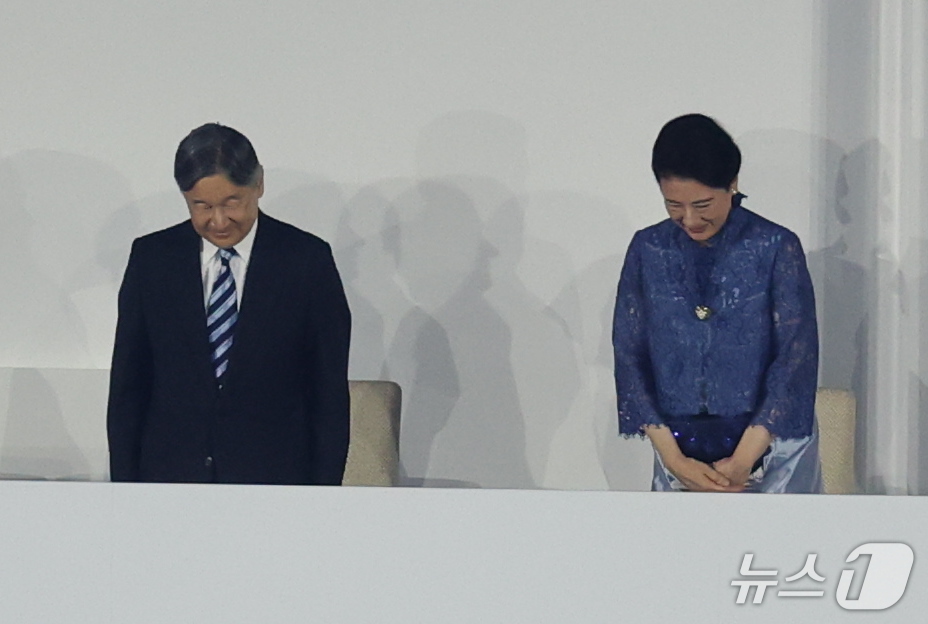 (나고야=뉴스1) 안은나 기자 = 나루히토 일왕과 마사코 왕비가 19일 오후 일본 나고야 팔로마 미즈호 스타디움에서 열린 2026 아이치·나고야 아시안게임 개회식에 참석해 관중석을 …