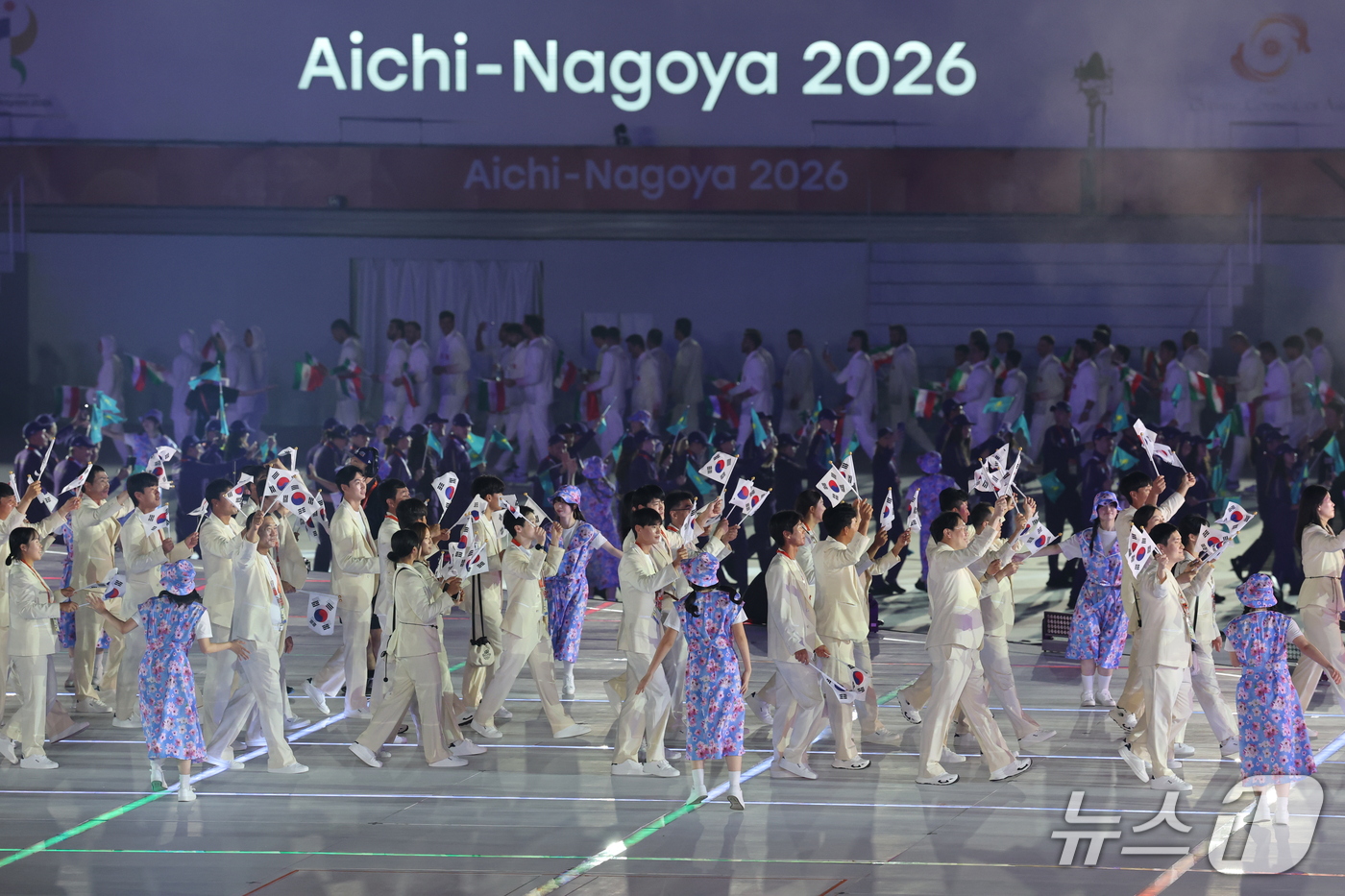 (나고야=뉴스1) 안은나 기자 = 김동용, 신유빈을 필두로 한 대한민국 선수단이 19일 오후 일본 나고야 팔로마 미즈호 스타디움에서 열린 2026 아이치·나고야 아시안게임 개회식에 …