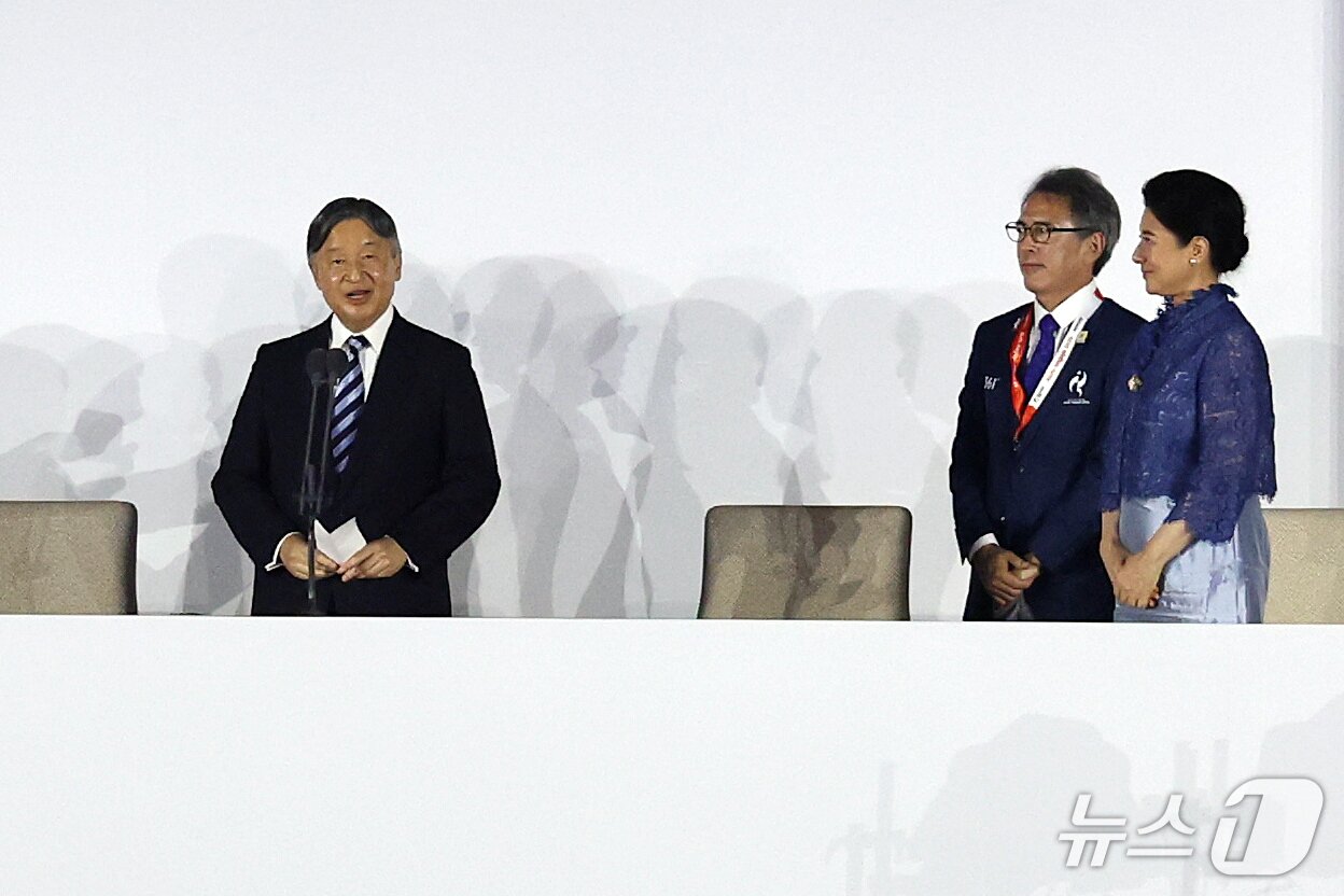 본문 이미지 - 나루히토 일왕이 19일 오후 일본 나고야 팔로마 미즈호 스타디움에서 열린 2026 아이치·나고야 아시안게임 개회식에서 개회 선언을 하고 있다. 2026.9.19 ⓒ 뉴스1 안은나 기자