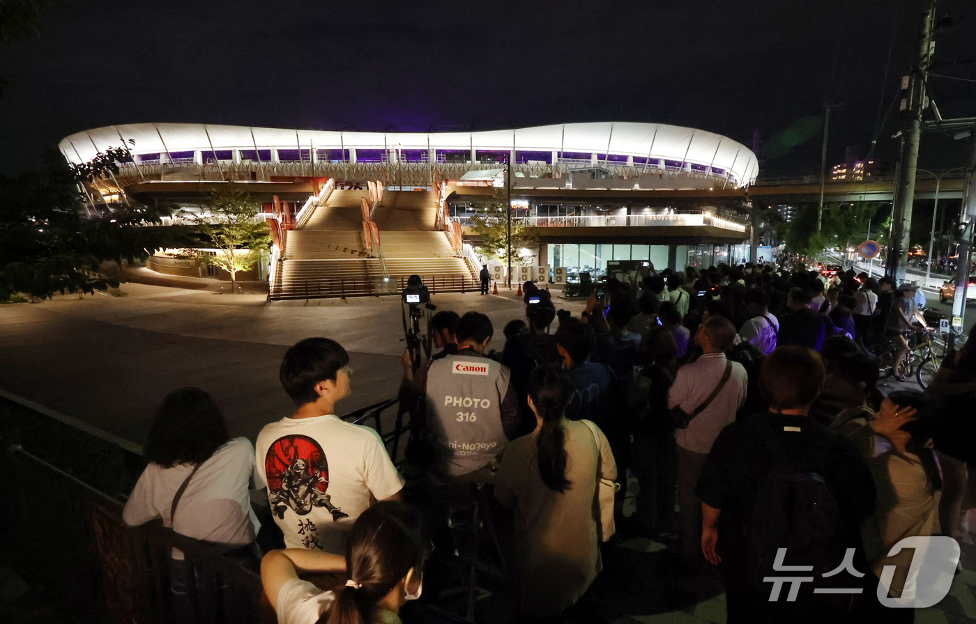 (나고야=뉴스1) 김민지 기자 = 19일 2026 아이치·나고야 아시안게임 개회식이 열리는 일본 나고야 팔로마 미즈호 스타디움 인근이 인파로 붐비고 있다. 2026.9.19/뉴스1 …