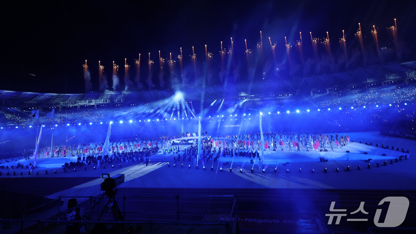 (나고야=뉴스1) 안은나 기자 = 19일 오후 일본 나고야 팔로마 미즈호 스타디움에서 열린 2026 아이치·나고야 아시안게임 개회식에서 '마음으로 하나 된 아시아'라는 주제로 공연 …