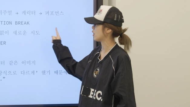 최예나, '워터밤' 전신 슈트·'청룡' 화제의 무대 비하인드 공개