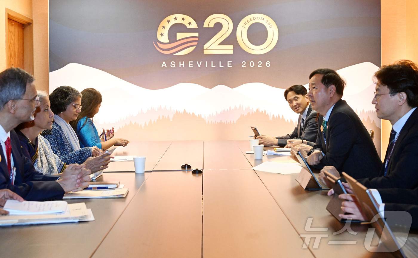 (서울=뉴스1) = 주요 20개국(G20) 재무장관 중앙은행 총재 회의 참석차 미국 노스캐롤라이나주 애슈빌을 방문 중인 구윤철 부총리 겸 재정경제부 장관이 지난달 31일(현지시간) …