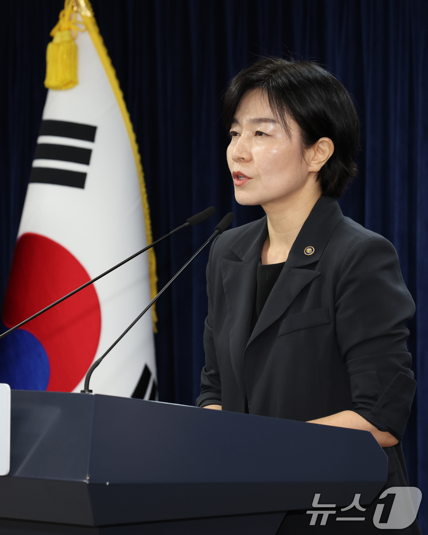 (서울=뉴스1) 이종덕 기자 = 현수엽 보건복지부 차관이 2일 서울 종로구 정부서울청사에서 아동학대 예방 및 대응 보완 대책 브리핑 하고 있다. 이번 대책은 최근 천안에서 발생한 …