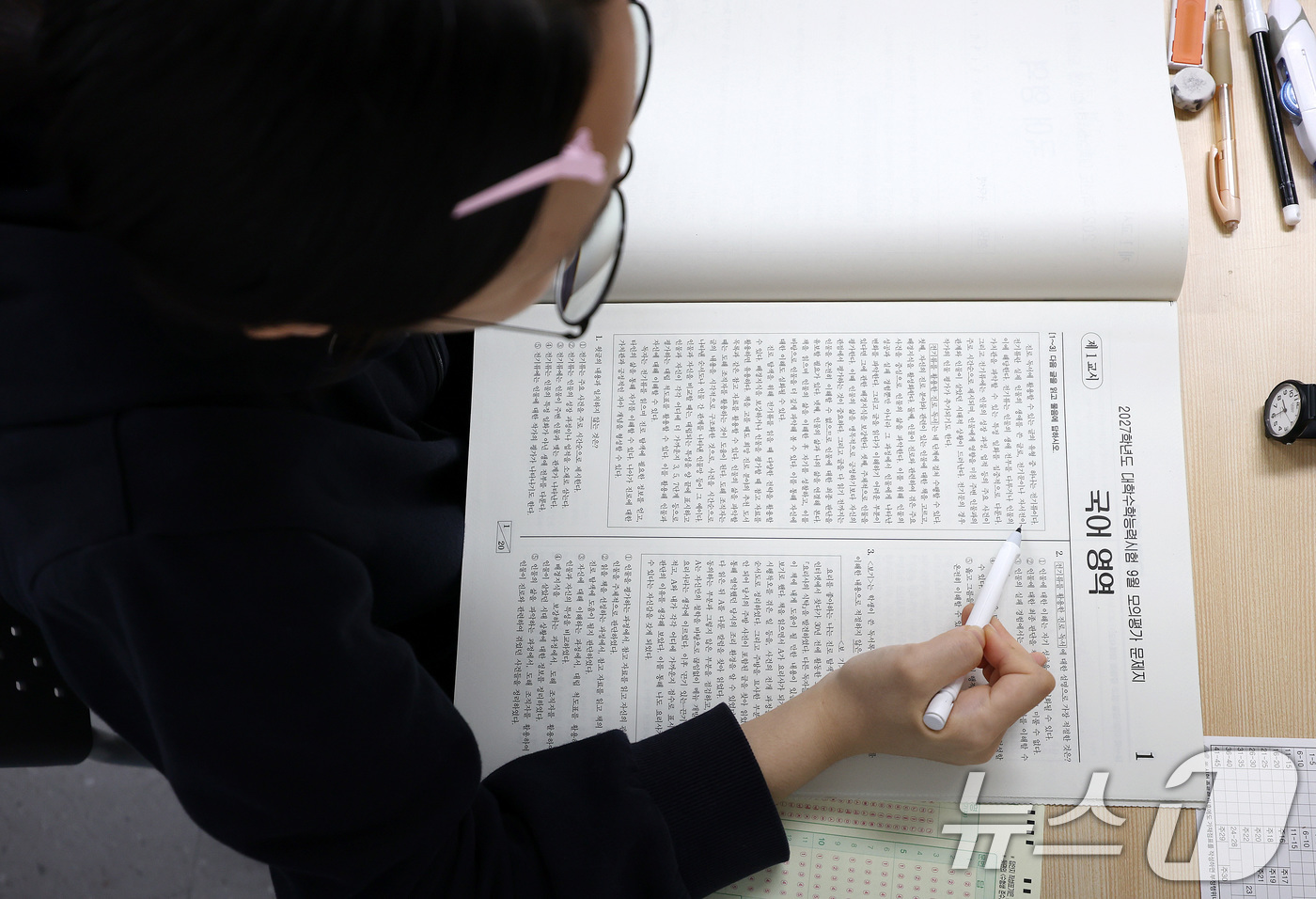 (대구=뉴스1) 공정식 기자 = 2027학년도 대학수학능력시험을 앞두고 9월 모의평가가 치러진 2일 대구 수성구 대구남산고 고3 학생들이 시험을 준비하고 있다. 2026.9.2/뉴 …