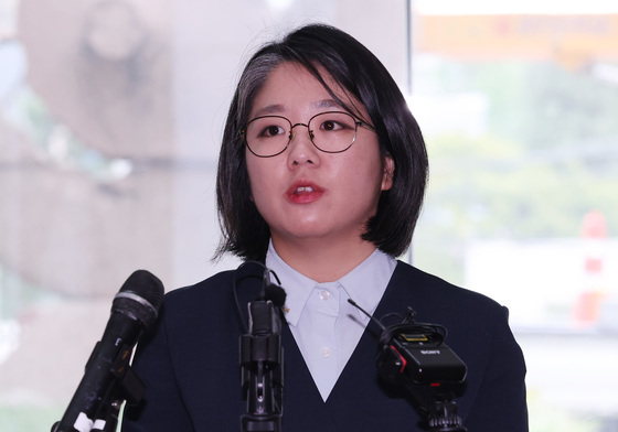 질문에 답하는 용혜인