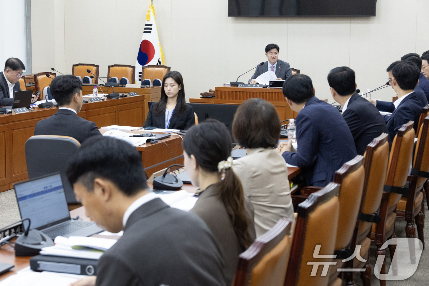 (서울=뉴스1) 신웅수 기자 = 박상혁 소위원장이 2일 서울 여의도 국회에서 열린 정무위원회 법안심사제1소위원회를 주재하고 있다. 2026.9.2/뉴스1