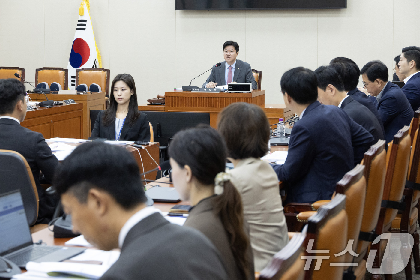 (서울=뉴스1) 신웅수 기자 = 박상혁 소위원장이 2일 서울 여의도 국회에서 열린 정무위원회 법안심사제1소위원회를 주재하고 있다. 2026.9.2/뉴스1
