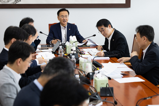 檢개혁추진단 연구용역 공방…野 "'檢수사 필요' 다수의견 미활용"