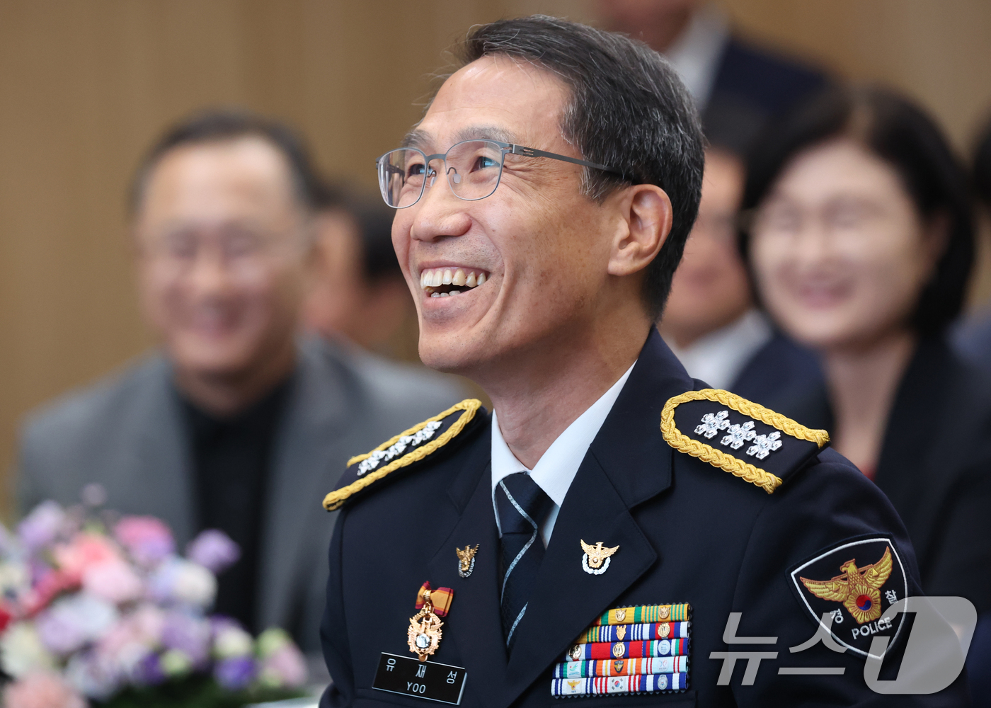(서울=뉴스1) 김명섭 기자 = 유재성 경찰청장 직무대행(제45대 경찰청 차장)이 2일 서울 서대문구 경찰청에서 열린 이임식에서 송별사를 듣고 있다.  2026.9.2/뉴스1