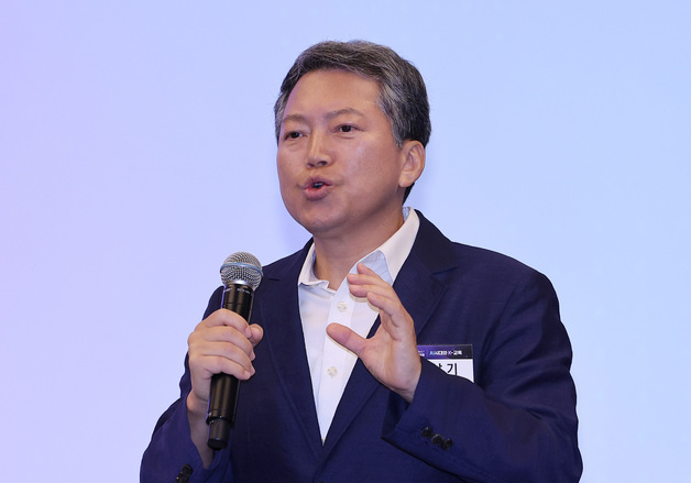 강연하는 박남기 광주교대 명예교수