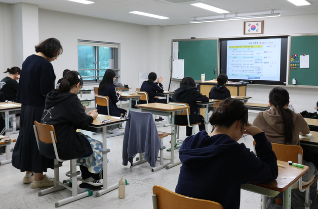 [9월 모평] EBS·입시업계 "수학, 체감 난이도 높아…작년 수능과 비슷"