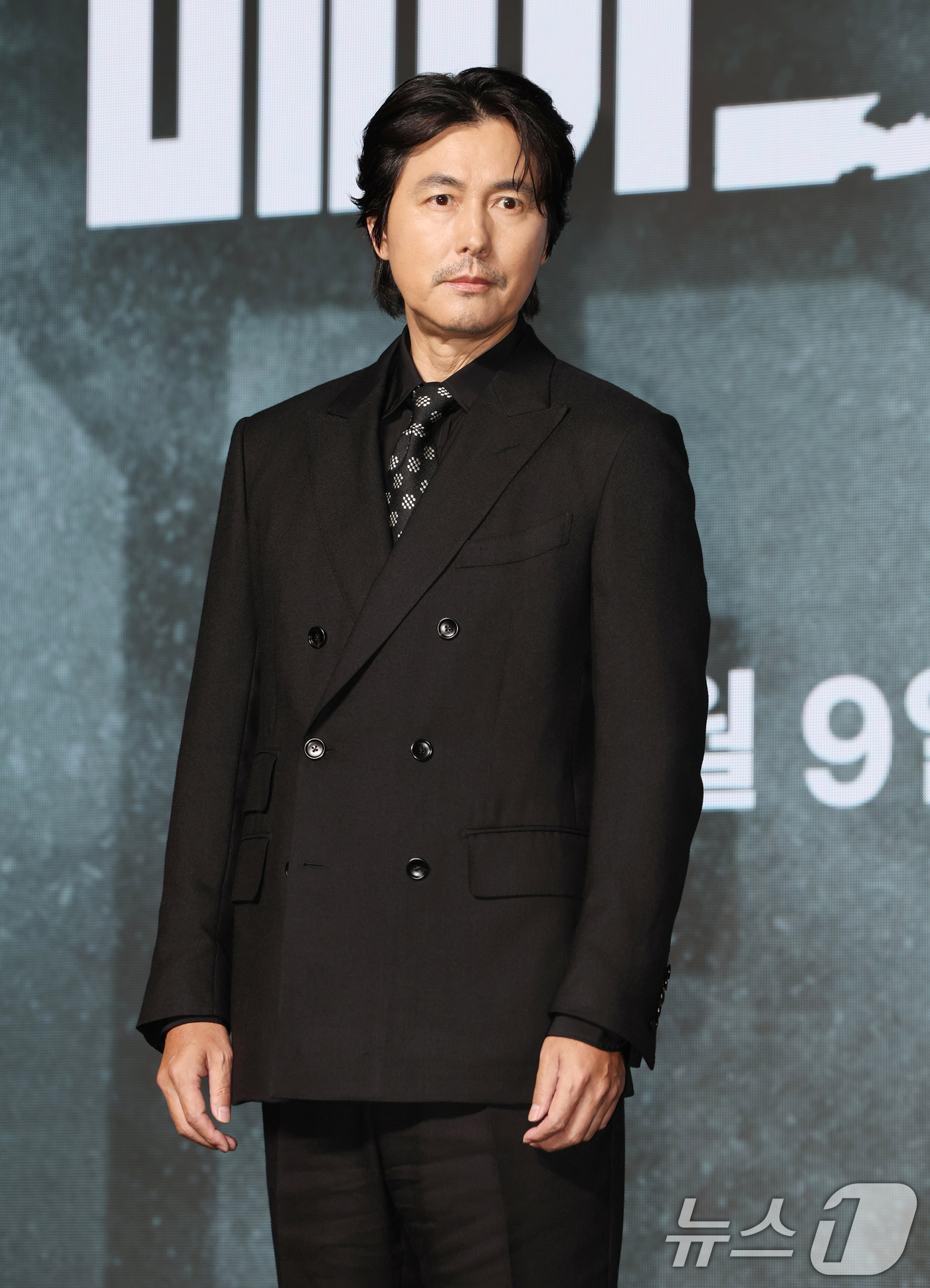 (서울=뉴스1) 김진환 기자 = 배우 정우성이 2일 서울 영등포구 콘래드서울호텔 그랜드볼룸에서 진행된 디즈니+ 오리지널 시리즈 '메이드 인 코리아2' 제작발표회에 참석해 포즈를 취 …
