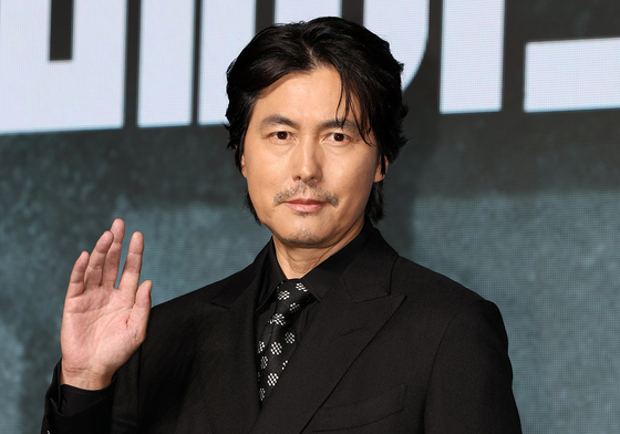 정우성, 멋진 손인사