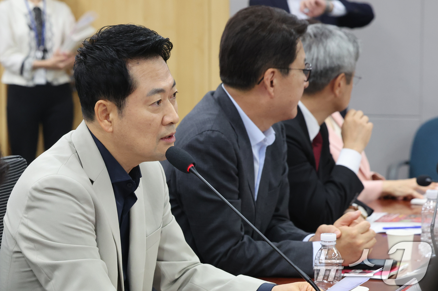 (서울=뉴스1) 황기선 기자 = 장동혁 국민의힘 대표가 2일 오전 서울 여의도 국회 의원회관에서 열린 '대한민국 청년 내집마련 가능한가 -청년이 묻고 전문가들이 답하다' 토론회에서 …