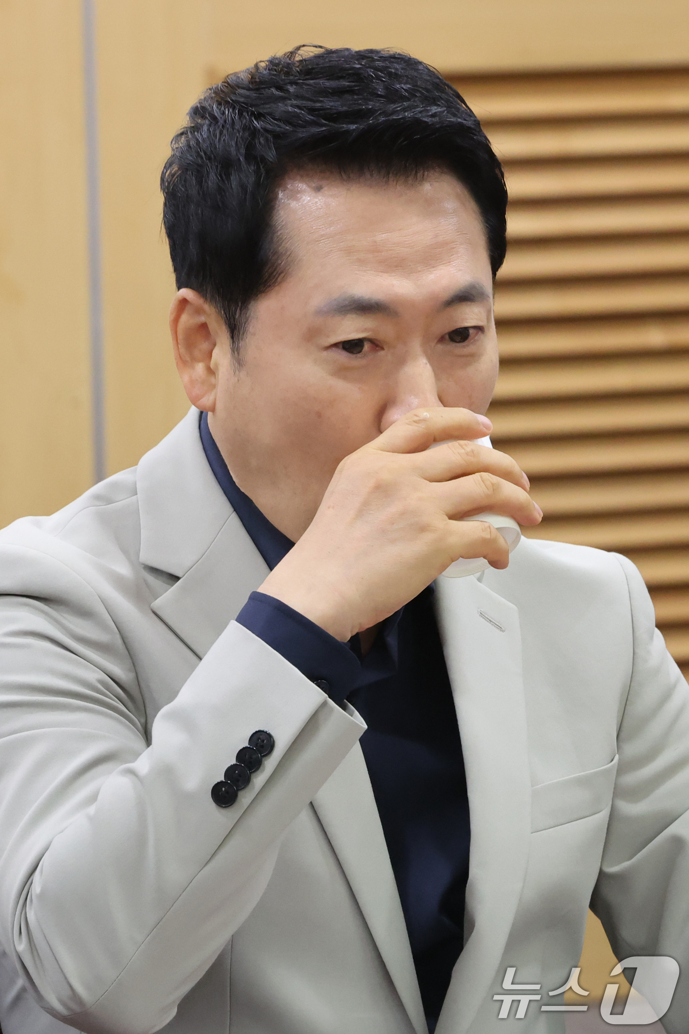 (서울=뉴스1) 황기선 기자 = 장동혁 국민의힘 대표가 2일 오전 서울 여의도 국회 의원회관에서 열린 '대한민국 청년 내집마련 가능한가 -청년이 묻고 전문가들이 답하다' 토론회에서 …