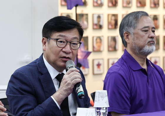 '이태원 참사' 유가족 찾은 정점식 "진상 규명은 책무이자 도리"