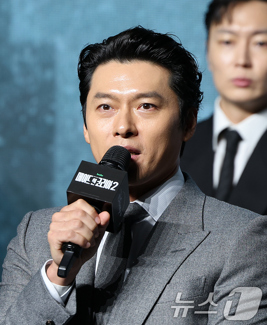 (서울=뉴스1) 김진환 기자 = 배우 현빈이 2일 서울 영등포구 콘래드서울호텔 그랜드볼룸에서 진행된 디즈니+ 오리지널 시리즈 '메이드 인 코리아2' 제작발표회에 참석해 취재진 질문 …