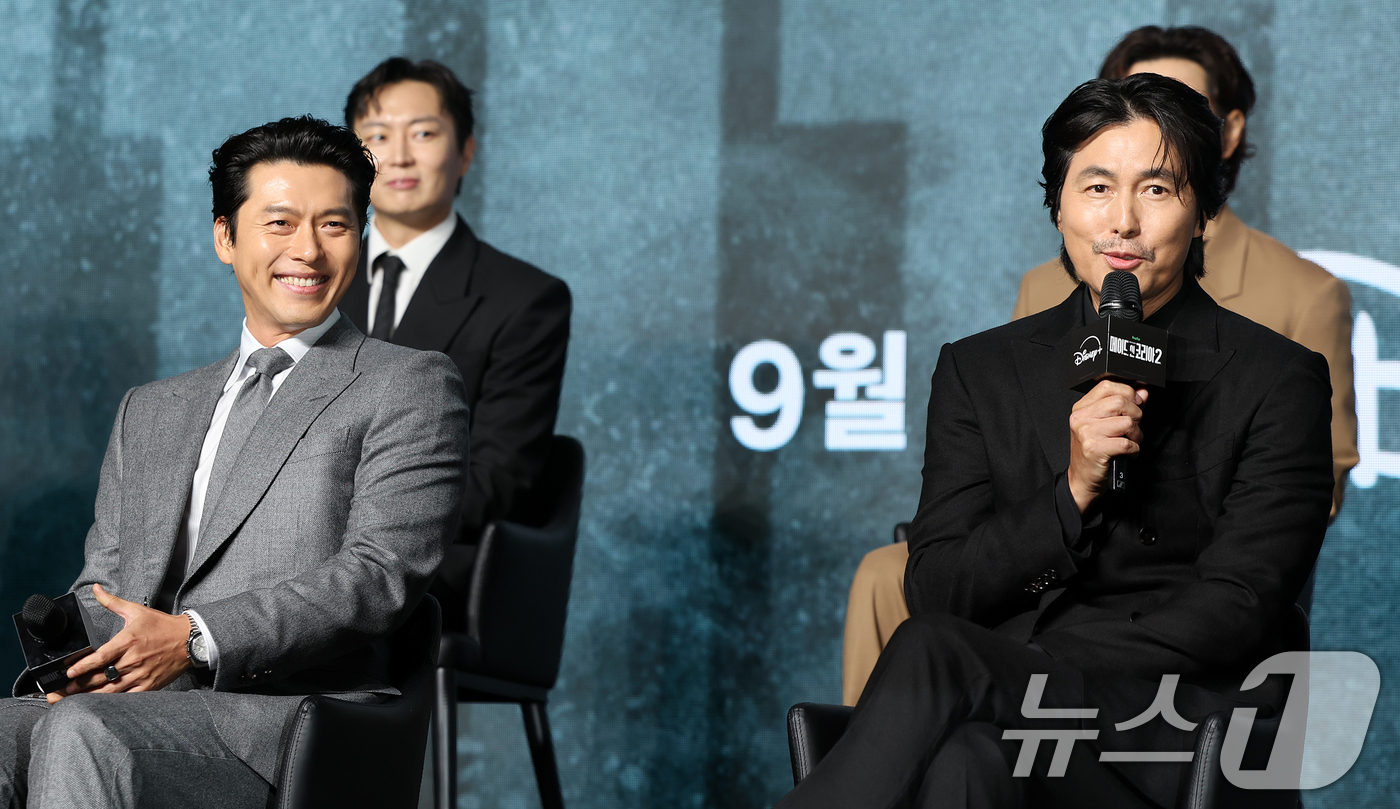 (서울=뉴스1) 김진환 기자 = 배우 정우성이 2일 서울 영등포구 콘래드서울호텔 그랜드볼룸에서 진행된 디즈니+ 오리지널 시리즈 '메이드 인 코리아2' 제작발표회에 참석해 취재진 질 …