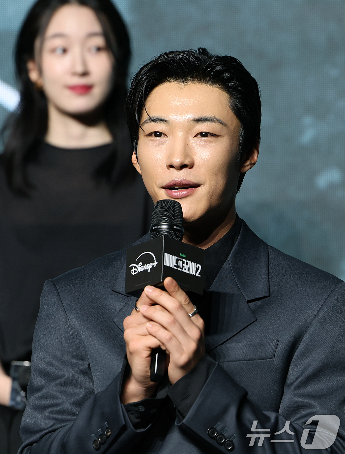 (서울=뉴스1) 김진환 기자 = 배우 우도환이 2일 서울 영등포구 콘래드서울호텔 그랜드볼룸에서 진행된 디즈니+ 오리지널 시리즈 '메이드 인 코리아2' 제작발표회에 참석해 취재진 질 …