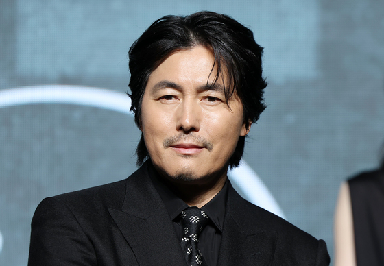 생각에 잠긴 정우성