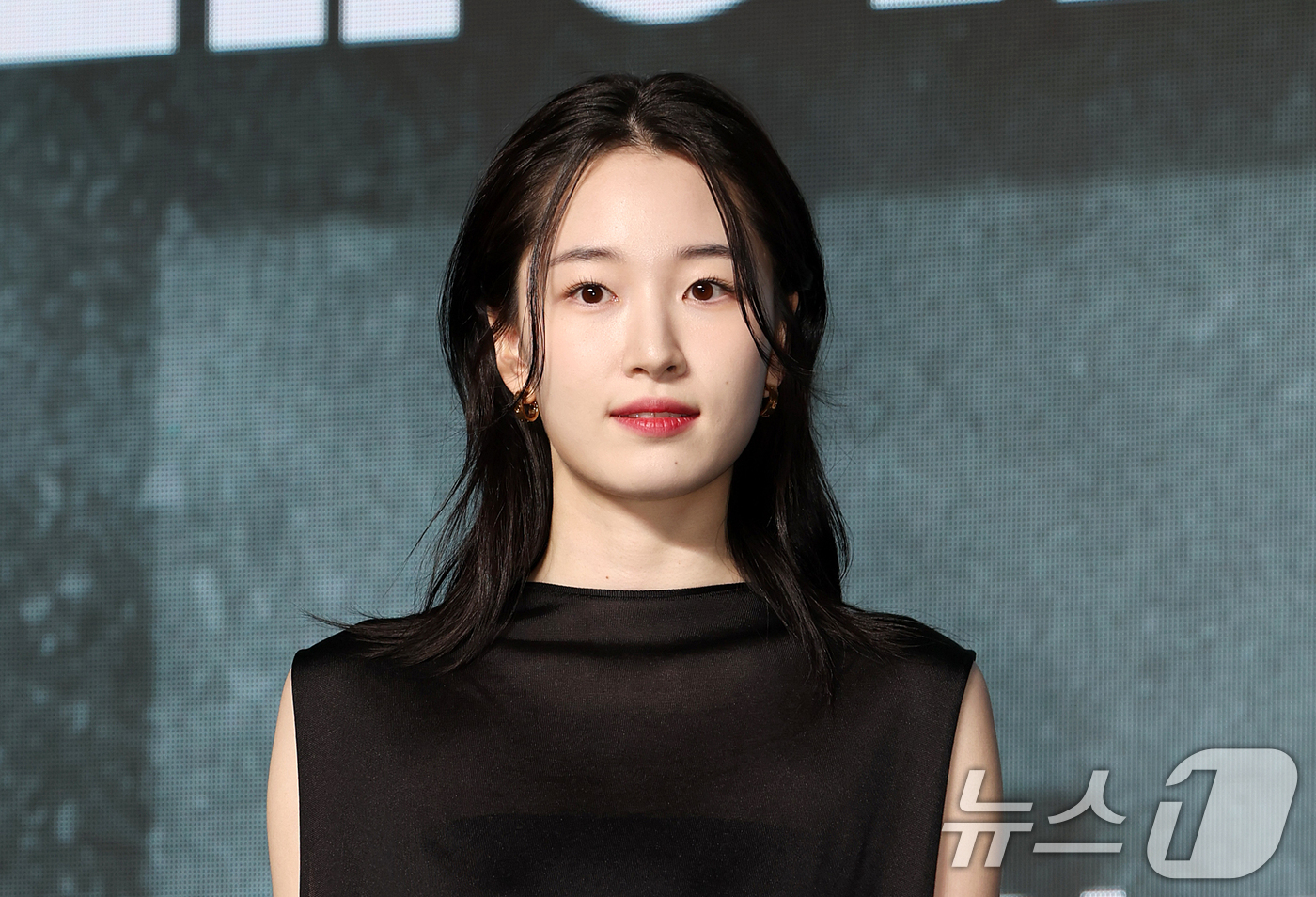 (서울=뉴스1) 김진환 기자 = 배우 원지안이 2일 서울 영등포구  콘래드서울호텔 그랜드볼룸에서 진행된 디즈니+ 오리지널 시리즈 '메이드 인 코리아2' 제작발표회에 참석해 포즈를 …