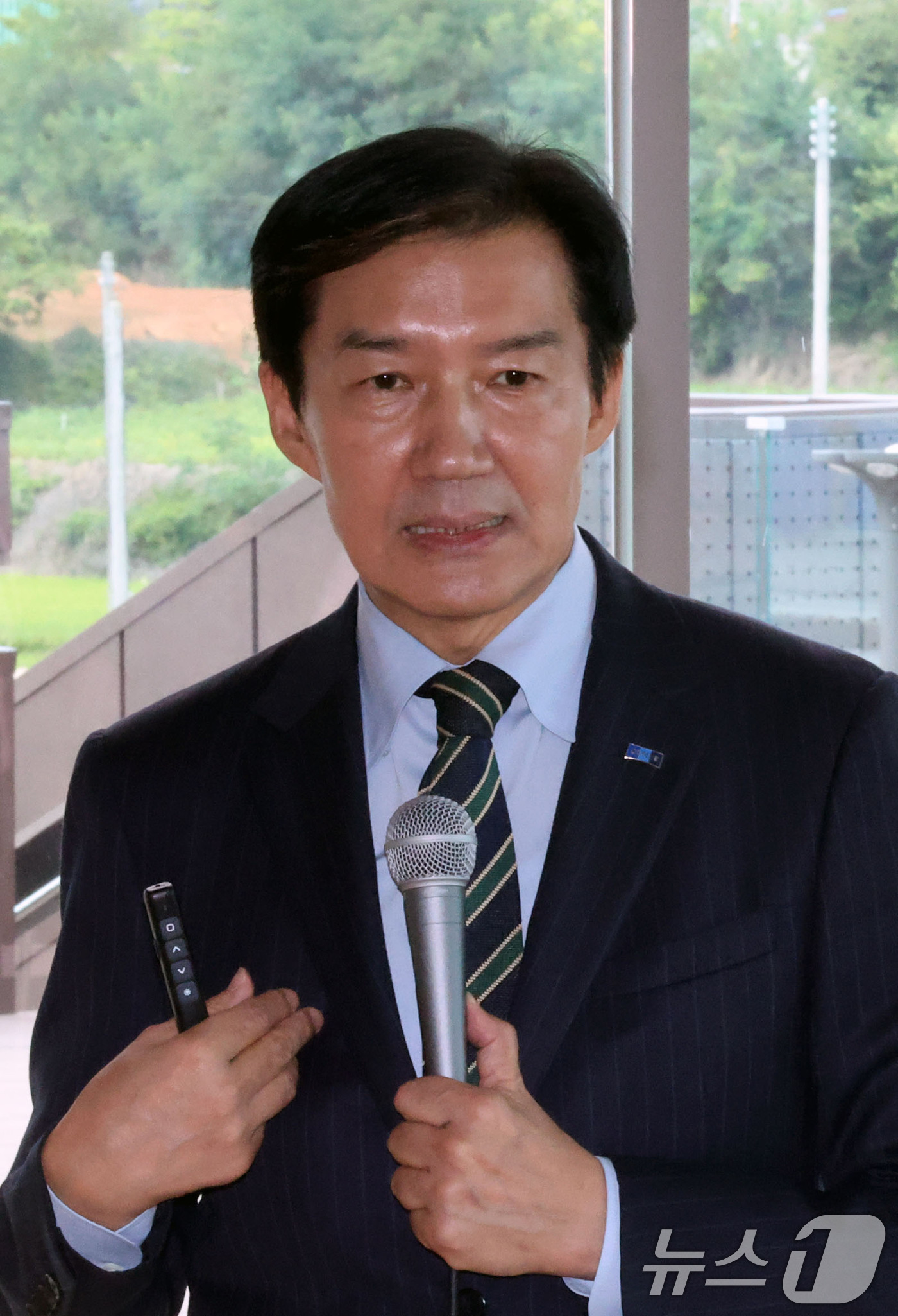 (신안=뉴스1) 박지현 기자 = 조국 혁신정책연구원장이 2일 오후 전남광주 신안군 압해읍 보훈회관에서 열린 '2026 신안군 명사 초청 특강'에서 '호남정치의 미래'를 주제로 강연 …