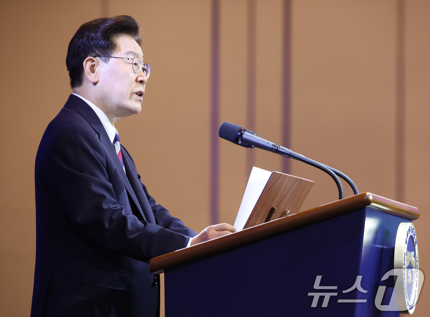 (인천=뉴스1) 이재명 기자 = 이재명 대통령이 2일 인천 중구 인스파이어 리조트에서 열린 제22기 민주평통 미주지역회의 평화공존 정책 대화에서 발언하고 있다. 2026.9.2/뉴 …