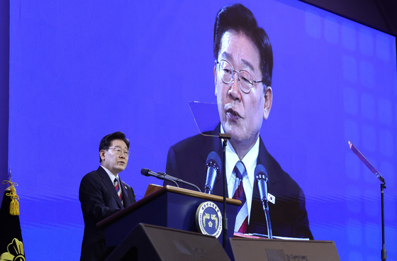 李대통령 "세제개편 극히 일부로 헐뜯어…강남 급락 살펴보길"