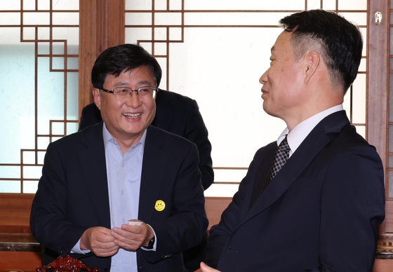 빈병 가져가면 세제 채우고 폐건전지는 새것으로…자원순환의 날