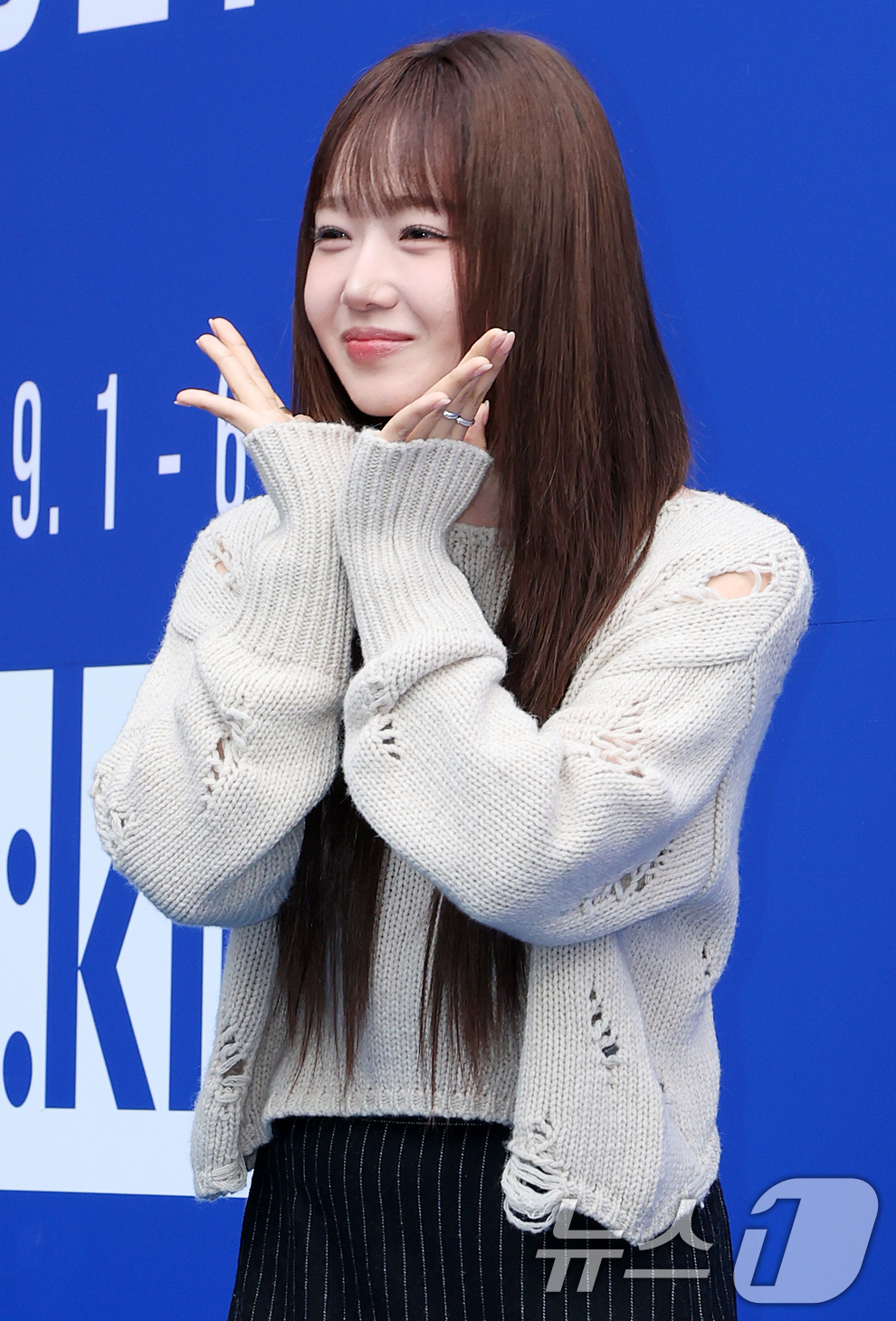 (서울=뉴스1) 김진환 기자 = 위키미키 최유정이 2일 서울 중구 동대문디자인플라자(DDP)에서 열린 2027 S/S서울패션위크 얼킨(ul:kin) 컬렉션에 참석해 포즈를 취하고 …