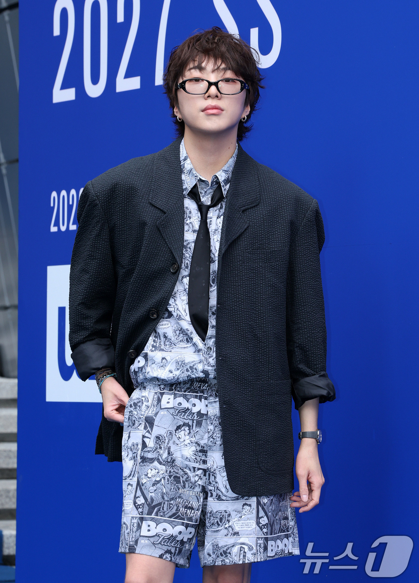 (서울=뉴스1) 김진환 기자 = 위너 강승윤이 2일 서울 중구 동대문디자인플라자(DDP)에서 열린 2027 S/S서울패션위크 얼킨(ul:kin) 컬렉션에 참석해 포즈를 취하고 있다 …