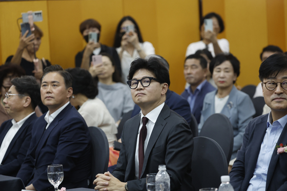 한동훈 "'공익 민원'?…김승원, 룸살롱 여동생 청부받고 로비"