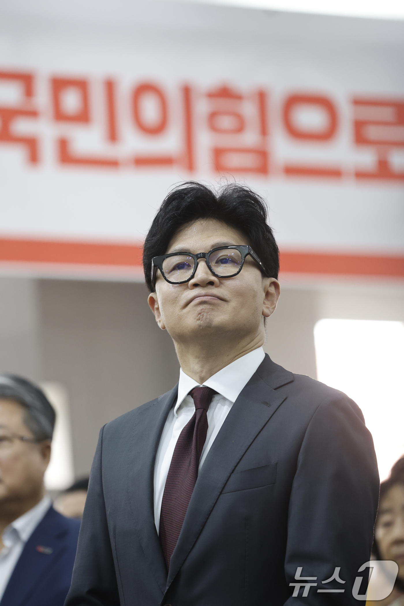 (광주=뉴스1) 김태성 기자 = 한동훈 무소속 의원이 2일 전남광주통합특별시 서구 홀리데이인 호텔에서 열린 김화진 국민의힘 전남광주통합특별시당 위원장 취임식에 참석해 자리하고 있다 …