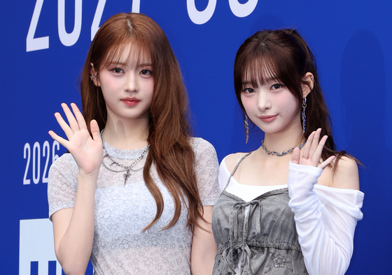 힛지스 서희·혜린 '상큼한 손인사'