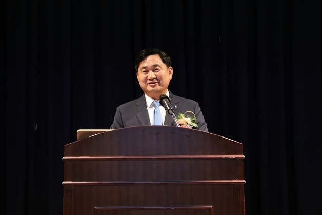 "32개월 공백 끝"…김도균 강원랜드 사장 첫날부터 강행군(종합)