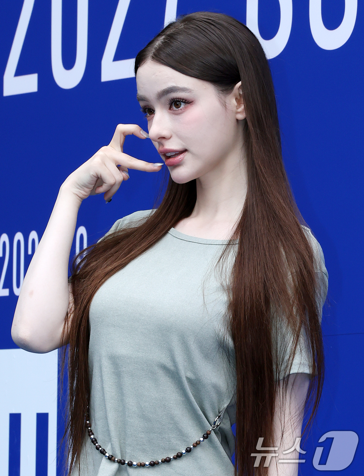(서울=뉴스1) 김진환 기자 = 모델 겸 인플루언서 다샤 타란이 2일 서울 중구 동대문디자인플라자(DDP)에서 열린 2027 S/S서울패션위크 얼킨(ul:kin) 컬렉션에 참석해 …