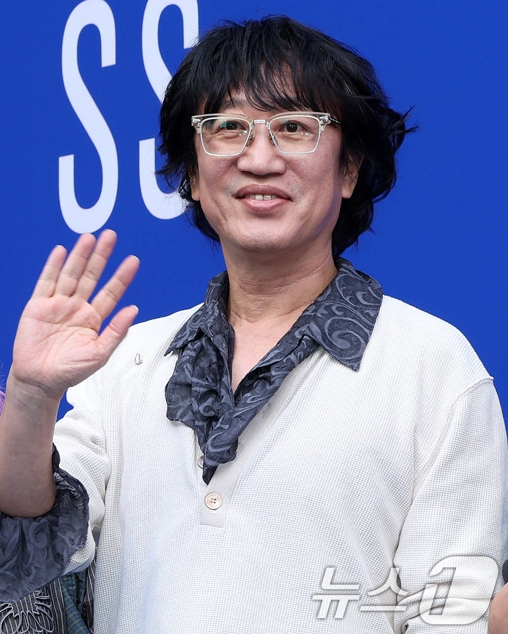 (서울=뉴스1) 김진환 기자 = 가수 김광진이 2일 서울 중구 동대문디자인플라자(DDP)에서 열린 2027 S/S서울패션위크 얼킨(ul:kin) 컬렉션에 참석해 포즈를 취하고 있다 …