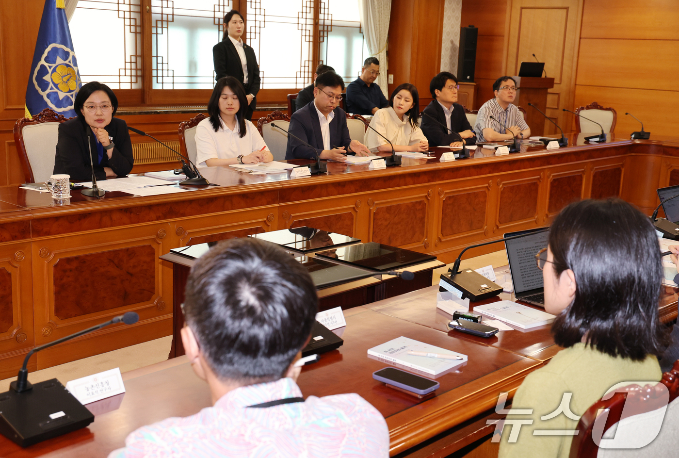 (서울=뉴스1) 이종덕 기자 = 한성숙 국무총리가 2일 서울 종로구 정부서울청사에  AI행정혁신 우수 공직자 간담회에서 모두 발언 하고 있다. 2026.9.2/뉴스1