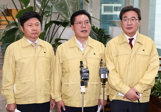외교부 방문 마친 외통위