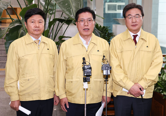 외교부 방문 마친 외통위