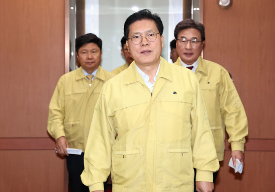 외교부 방문 마친 송석준 외통위원장