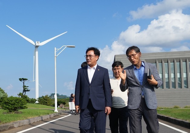 '바람의 섬' 제주 찾은 전남광주의회, 풍력 등 신재생에너지 탐방