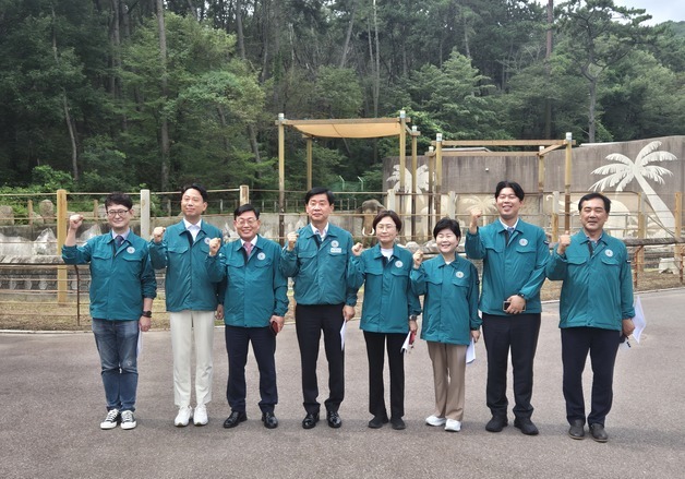 부산 공립동물원 재개장·자갈치시장 운영전환…시의회 현장점검