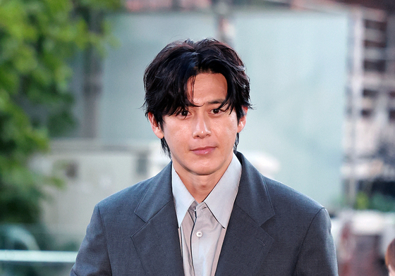 CJ 나이트 행사 참석하는 배우 고수
