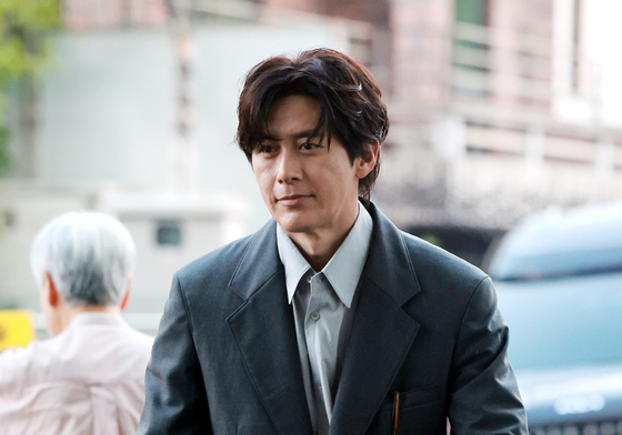 CJ 나이트 행사 참석하는 고수